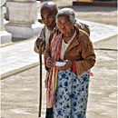 Pilgrims @ Shwezigon Paya, Nyaung U, Bagan, Burma